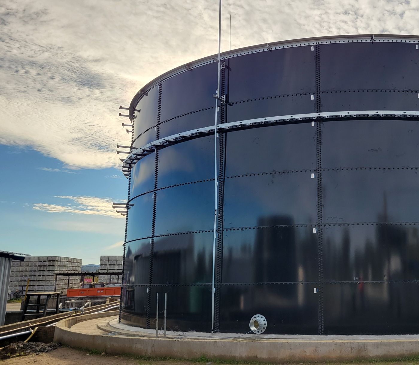 Estanque GFS propio, proyecto de Biotamb en Chile