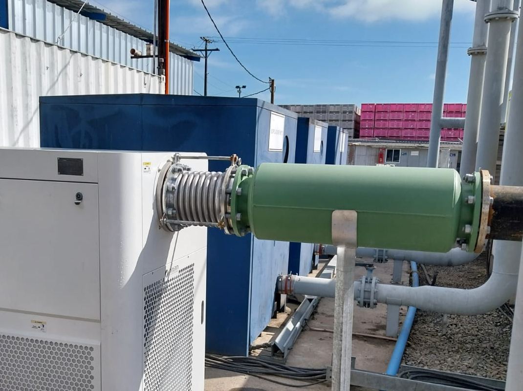 Soplador turbo conectado a la línea de aire con silenciador de descarga